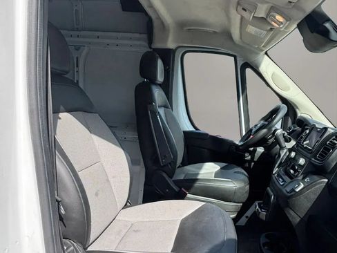 Used 2024 RAM ProMaster 2500 w/ Convenience Group FWD image 11