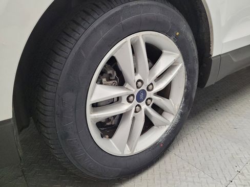 Used 2015 Ford Edge SEL FWD image 31