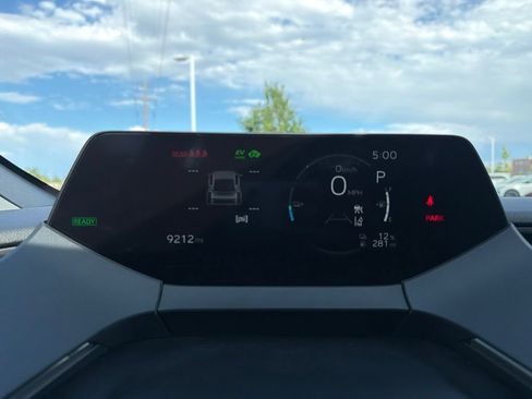 Used 2025 Toyota Prius Plug-In Hybrid FWD image 28