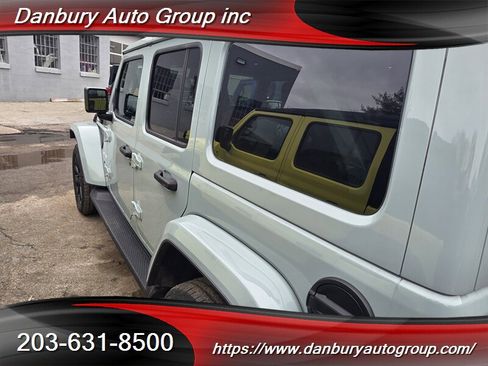 Used 2024 Jeep Wrangler Unlimited Sahara image 6