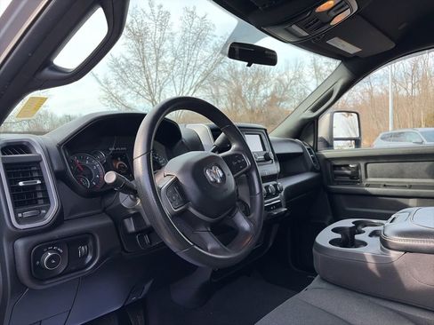 Used 2024 RAM 3500 Tradesman w/ Chrome Appearance Group image 11