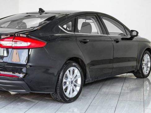 Used 2020 Ford Fusion SE image 62