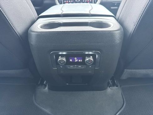 Used 2025 GMC Yukon XL Denali AWD/4WD image 21