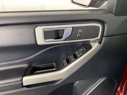 Used 2022 Ford Explorer XLT w/ Equipment Group 202A image 14