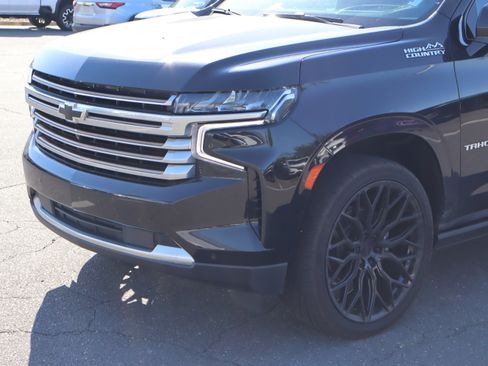 Used 2021 Chevrolet Tahoe High Country w/ Premium Package AWD/4WD image 17