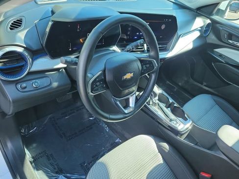 Used 2024 Chevrolet Trax LT w/ Driver Confidence Package FWD image 20