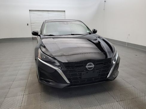Used 2023 Nissan Altima 2.5 SV w/ SV Premium Package FWD image 14