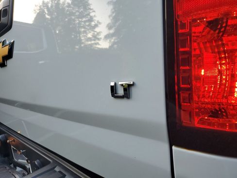 Used 2020 Chevrolet Colorado LT RWD image 8