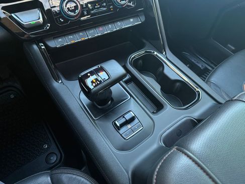 Used 2023 GMC Sierra 1500 AT4 w/ AT4 Premium Package AWD/4WD image 41
