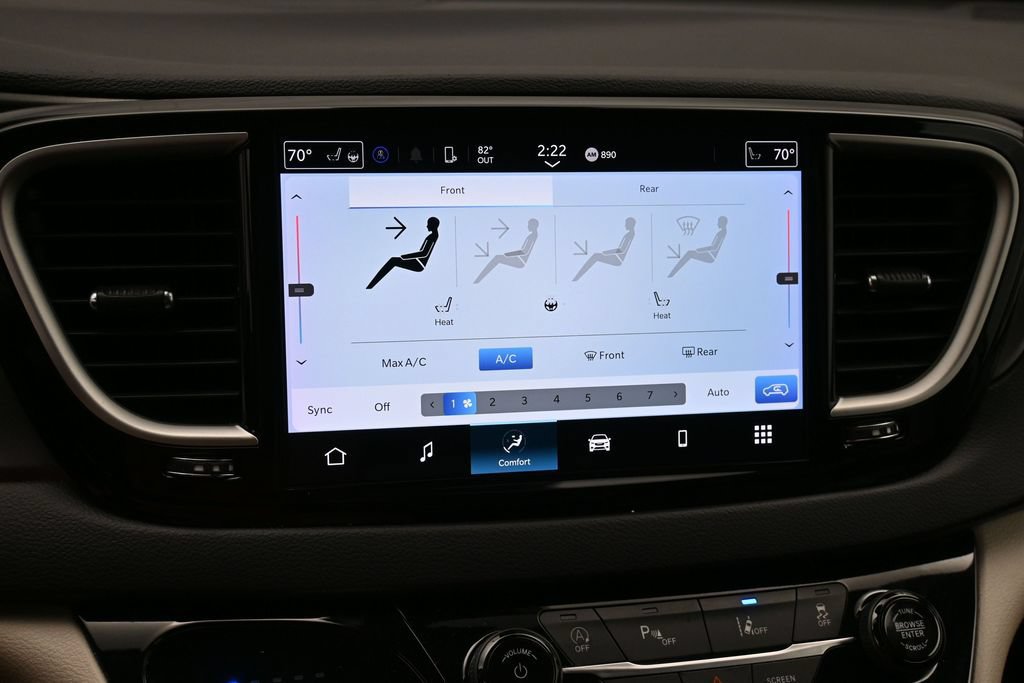 Used 2024 Chrysler Pacifica Touring-L FWD image 17