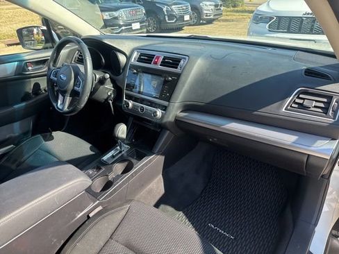 Used 2017 Subaru Outback 2.5i Premium w/ Popular Package #1 image 14