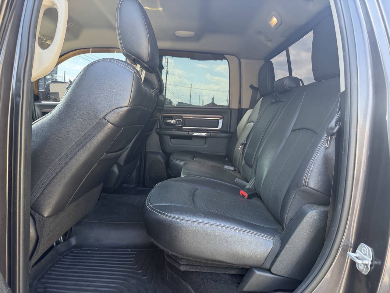 Used 2018 RAM 1500 Laramie w/ Convenience Group AWD/4WD image 11