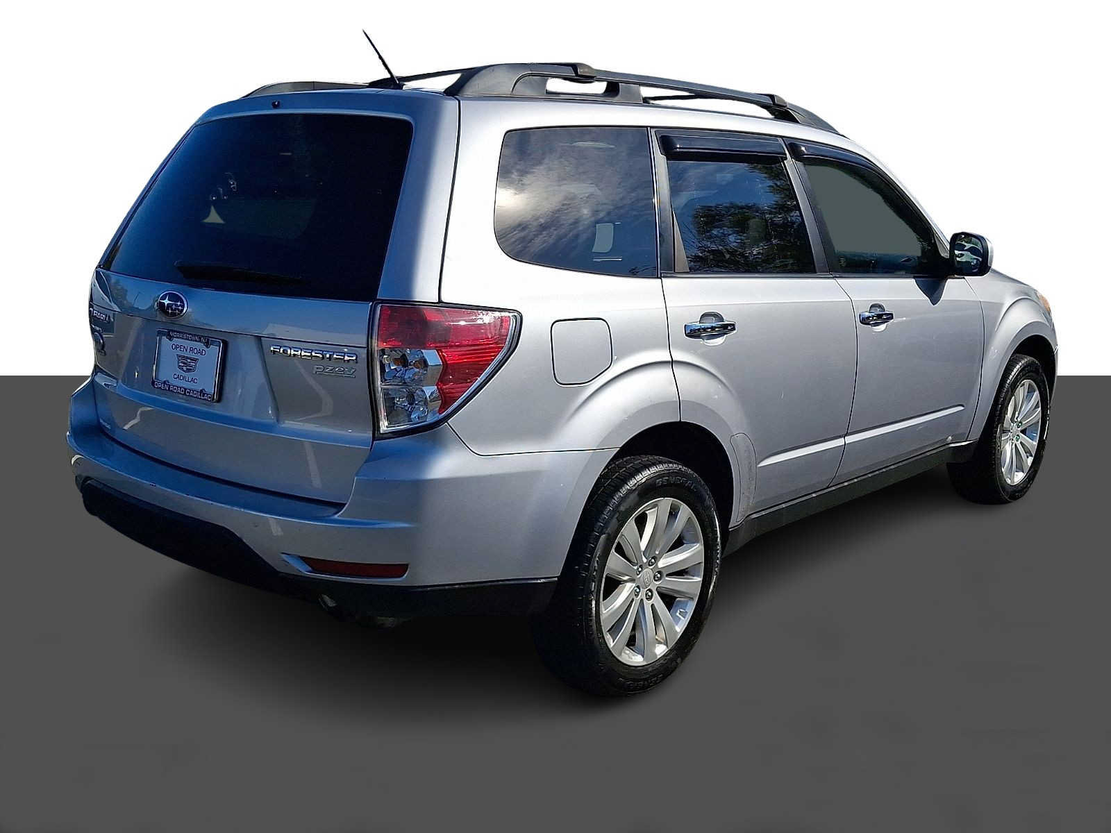 Used 2013 Subaru Forester 2.5X Premium w/ All-Weather Plus Pkg AWD/4WD image 6