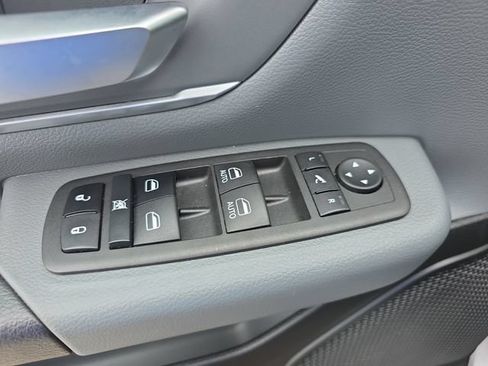 Used 2022 RAM 1500 Big Horn AWD/4WD image 17