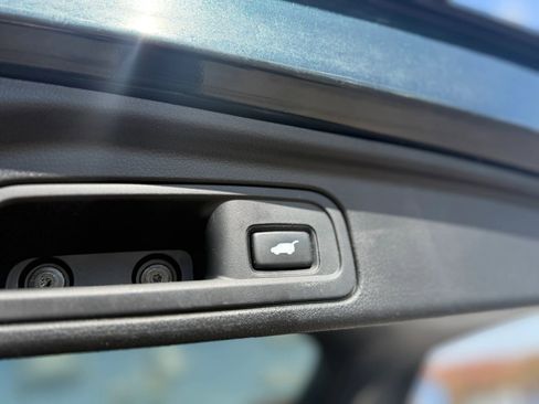 Used 2016 Honda Pilot Touring image 11