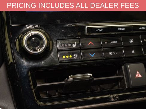 Used 2021 Toyota Highlander Limited FWD image 17
