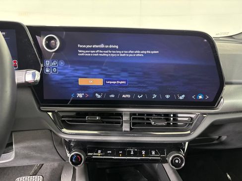 Used 2025 Chevrolet Equinox EV RS FWD image 14