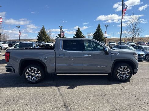 Used 2025 GMC Sierra 1500 Denali w/ Denali Reserve Package AWD/4WD image 4