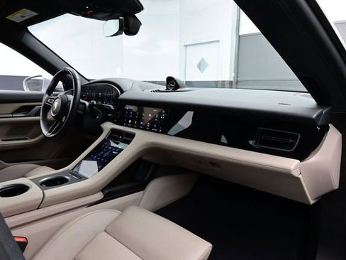 Used 2025 Porsche Taycan RWD image 19