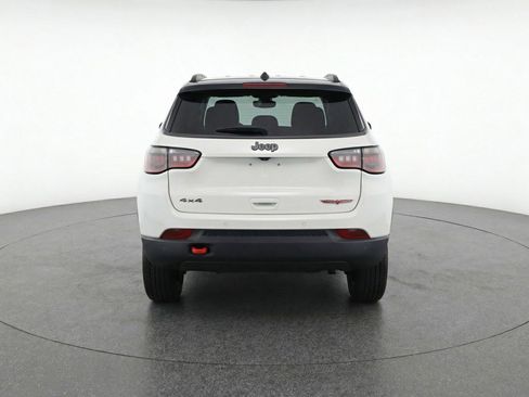 Used 2025 Jeep Compass Trailhawk AWD/4WD image 7