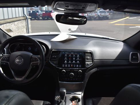 Used 2020 Jeep Grand Cherokee Altitude image 26