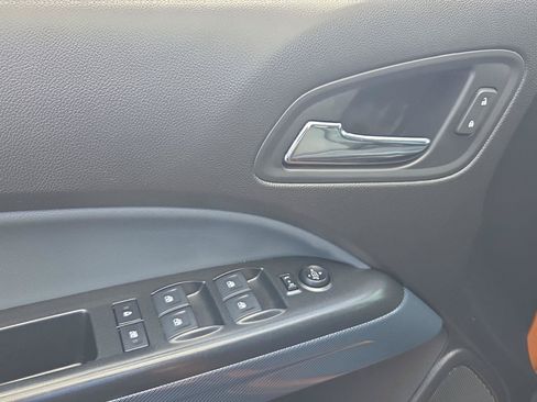 Used 2017 Chevrolet Colorado Z71 AWD/4WD image 12