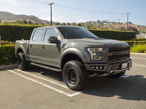 Used 2020 Ford F150 Raptor w/ Equipment Group 802A Luxury AWD/4WD image 3