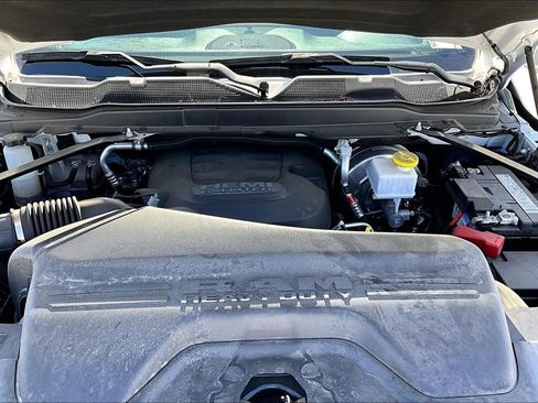 Used 2022 RAM 2500 Tradesman w/ Chrome Appearance Group image 31