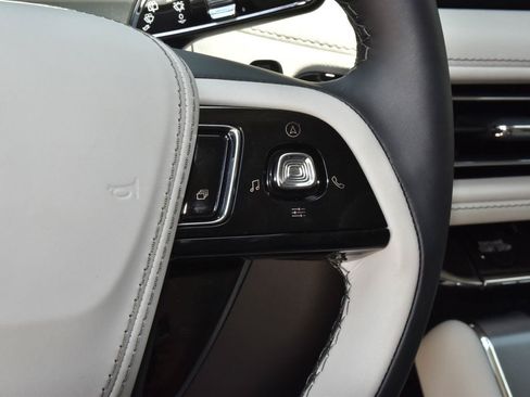 New 2026 Lincoln Aviator 2WD image 26