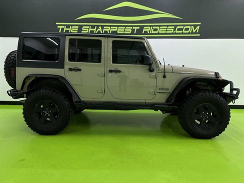 Used 2017 Jeep Wrangler Unlimited Sport w/ Quick Order Package 24S AWD/4WD image 11