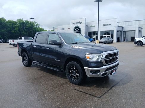 Used 2019 RAM 1500 Big Horn AWD/4WD image 2
