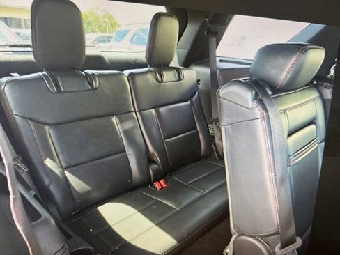 Used 2025 Ford Explorer ST-Line w/ ST-Line Street Pack AWD/4WD image 2