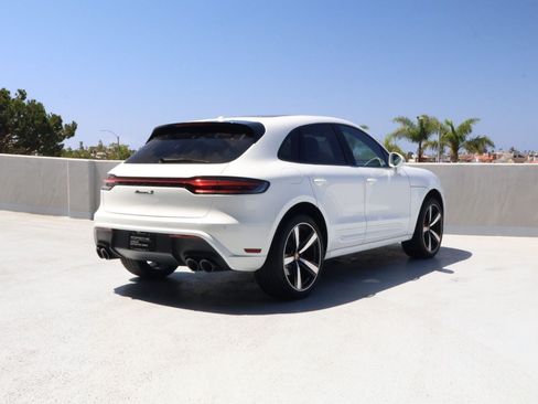 Certified 2023 Porsche Macan S AWD/4WD image 9
