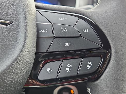 New 2026 Chrysler Pacifica Select w/ S Appearance Package FWD image 20