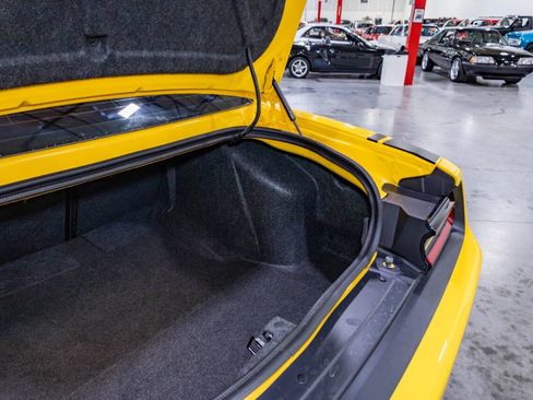 Used 2017 Dodge Challenger R/T Scat Pack w/ Leather Interior Group RWD image 37