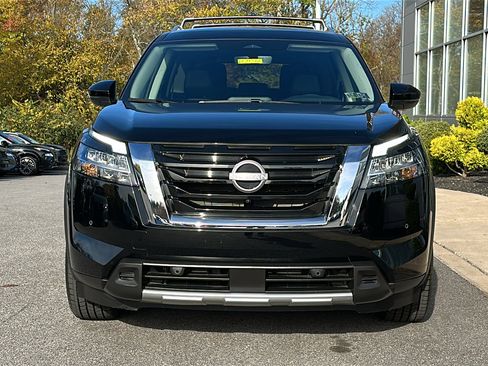 Certified 2024 Nissan Pathfinder SL image 3