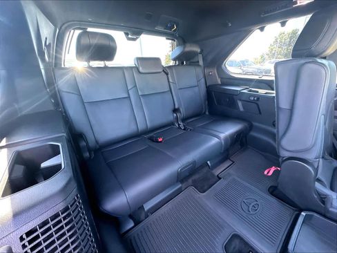 Used 2024 Toyota Sequoia Platinum AWD/4WD image 29