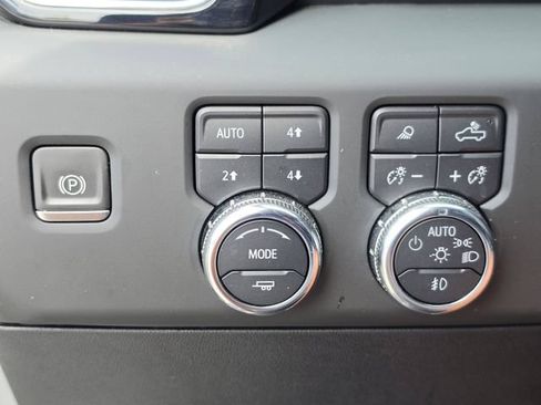 Used 2024 GMC Sierra 1500 Denali AWD/4WD image 37