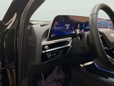 Used 2025 Cadillac Lyriq Luxury RWD image 17