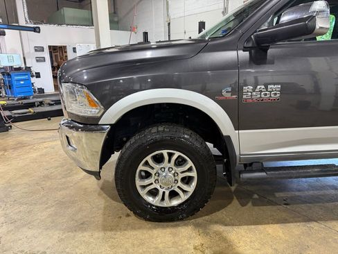 Used 2015 RAM 2500 Laramie AWD/4WD image 11