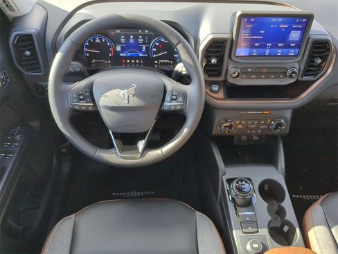 Used 2024 Ford Bronco Sport Outer Banks w/ Tech Package image 23