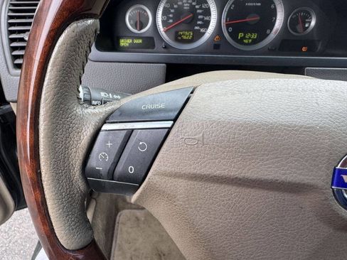 Used 2007 Volvo XC90 V8 image 13