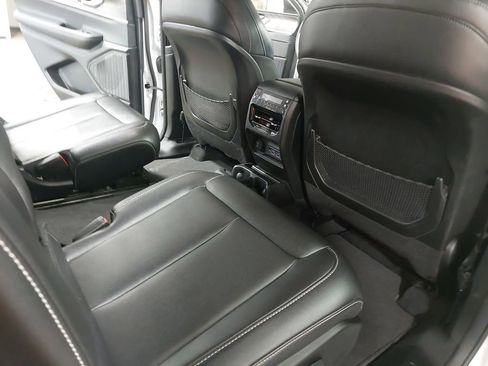 Used 2023 Jeep Grand Cherokee L Limited w/ Black Appearance Package image 11