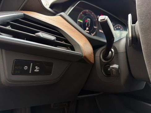 Used 2023 Audi e-tron GT Premium Plus image 36