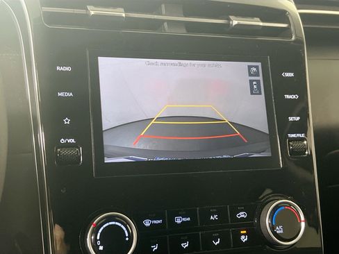 Used 2023 Hyundai Tucson SE image 13