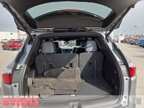 Used 2023 Buick Enclave Essence AWD/4WD image 28