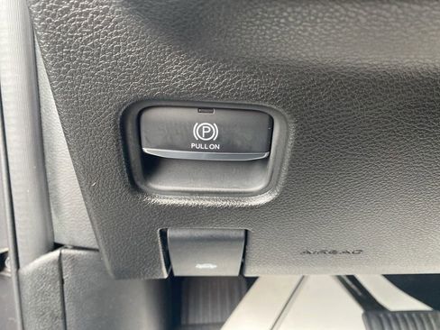 Used 2024 Jeep Grand Cherokee Limited AWD/4WD image 17