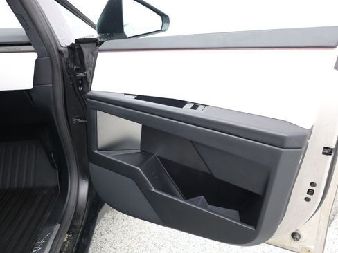 Used 2024 Tesla Cybertruck AWD Crew Cab image 30