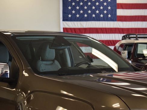 Used 2015 GMC Canyon SLT w/ Driver Alert Package image 20