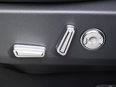 New 2026 Lincoln Nautilus Reserve w/ Jet Appearance Package image 14